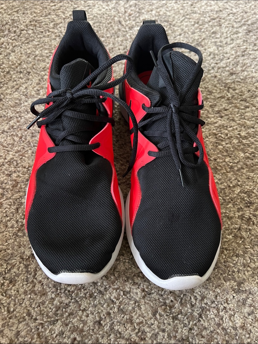 Nike Black and Red Low-Top Trainers - Picture 2 of 4